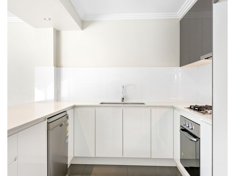 20/400 Glenmore Parkway, Glenmore Park NSW 2745