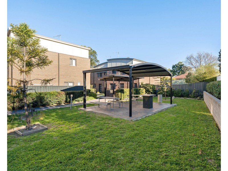 20/400 Glenmore Parkway, Glenmore Park NSW 2745