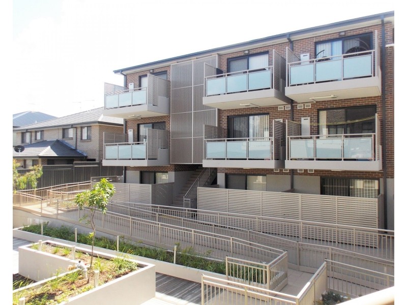 28/1 Glenmore Ridge Drive, Glenmore Park NSW 2745