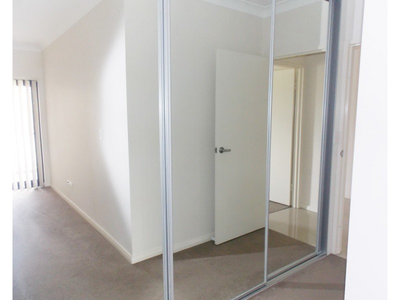 28/1 Glenmore Ridge Drive, Glenmore Park NSW 2745