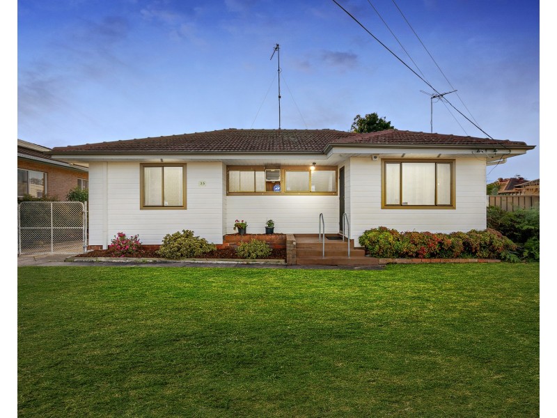 35 Debrincat Avenue, North St Marys NSW 2760