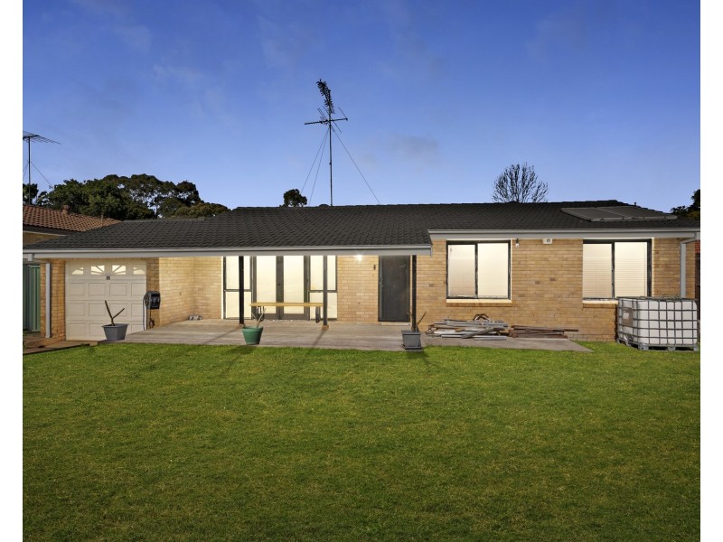 33 Hume Crescent, Werrington County NSW 2747