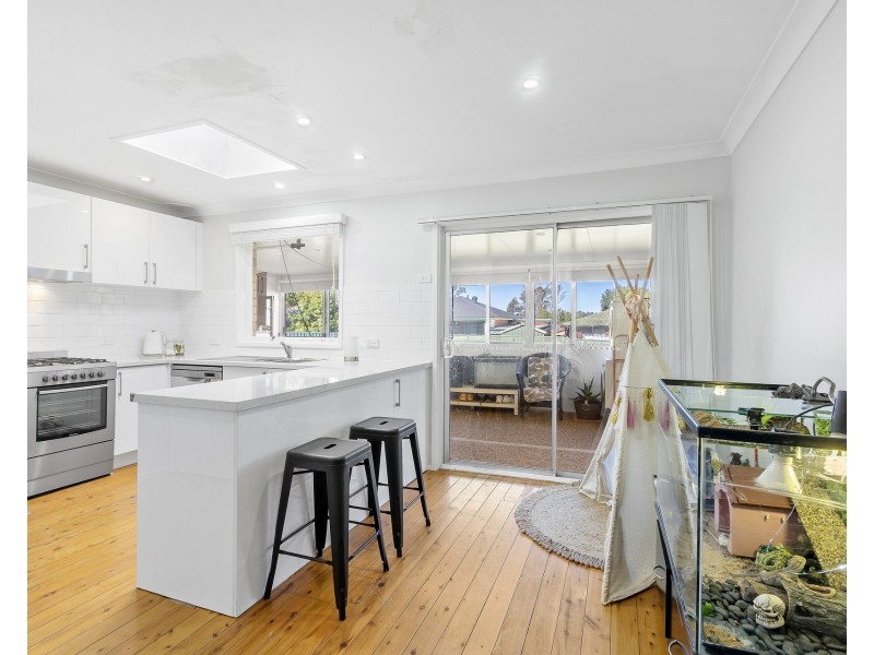 33 Hume Crescent, Werrington County NSW 2747