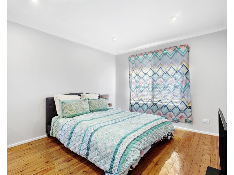 33 Hume Crescent, Werrington County NSW 2747