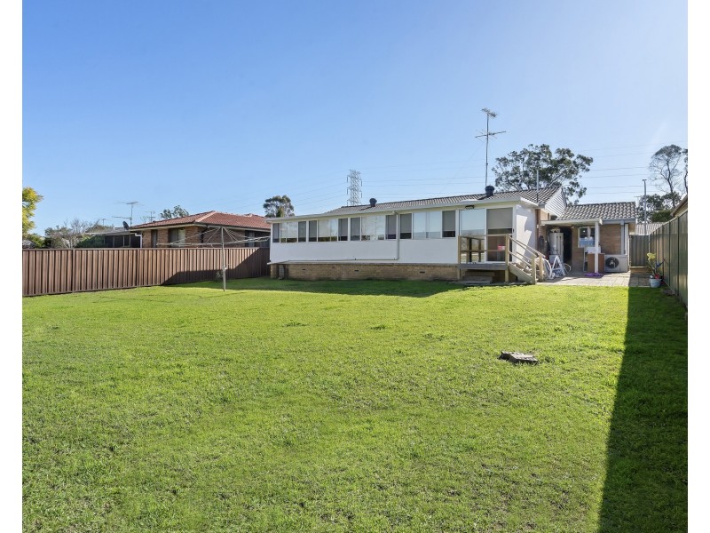 33 Hume Crescent, Werrington County NSW 2747