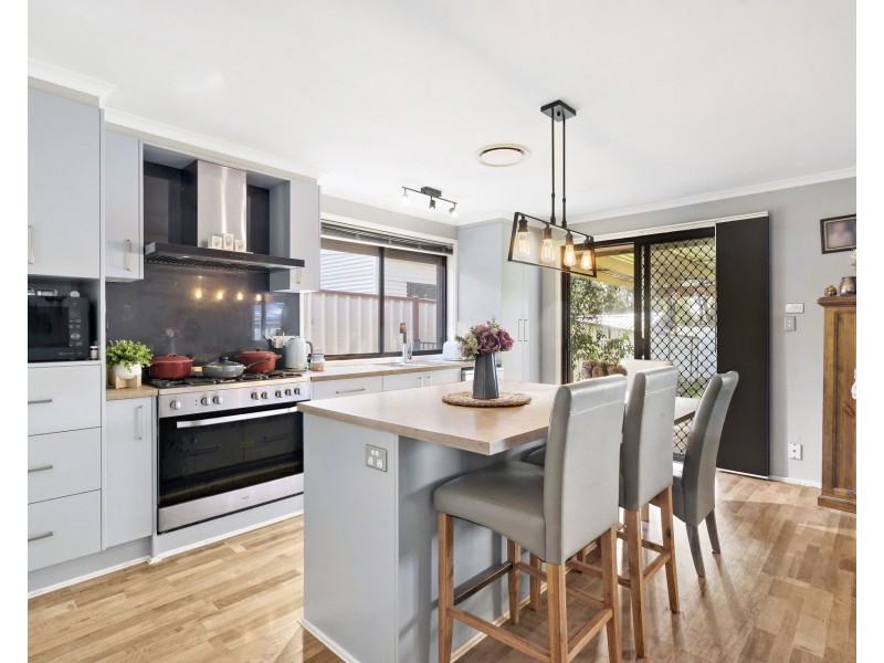 11 Beethoven Place, Cranebrook NSW 2749