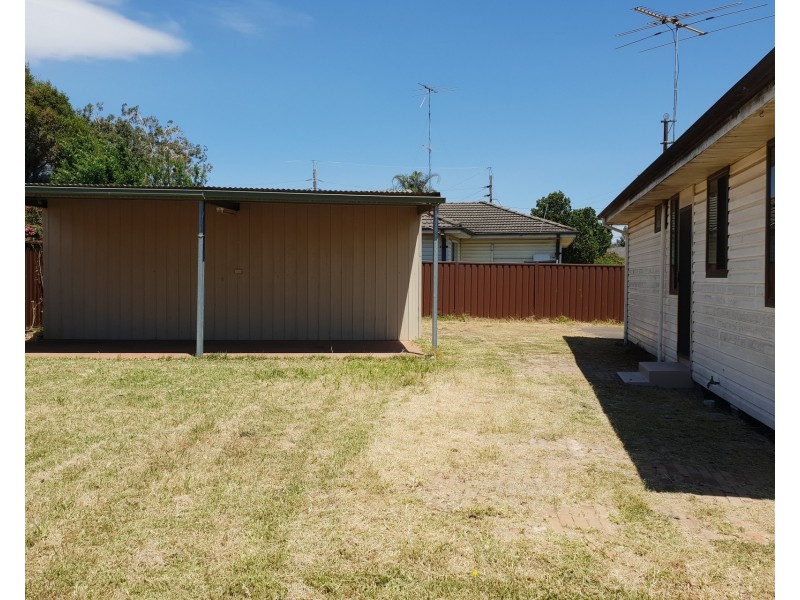 24 Debrincat Avenue, North St Marys NSW 2760