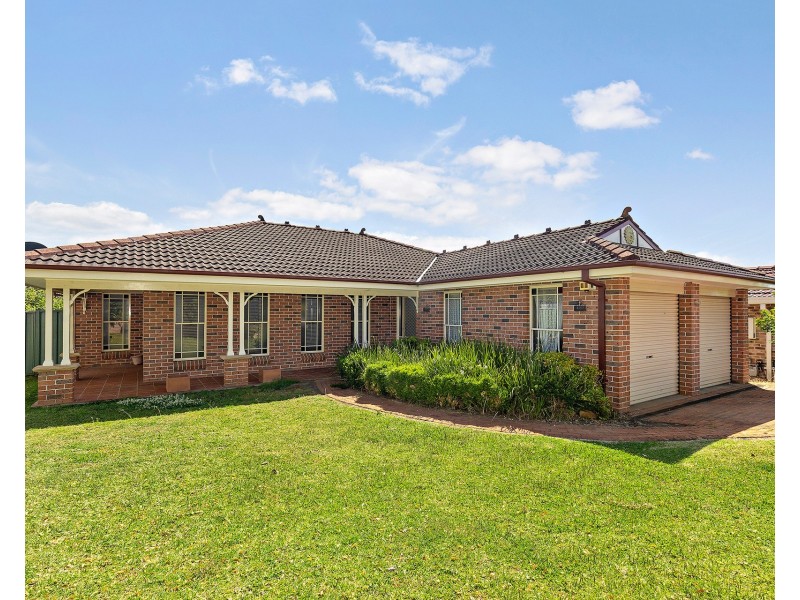 15 Banjo Paterson Close, Glenmore Park NSW 2745