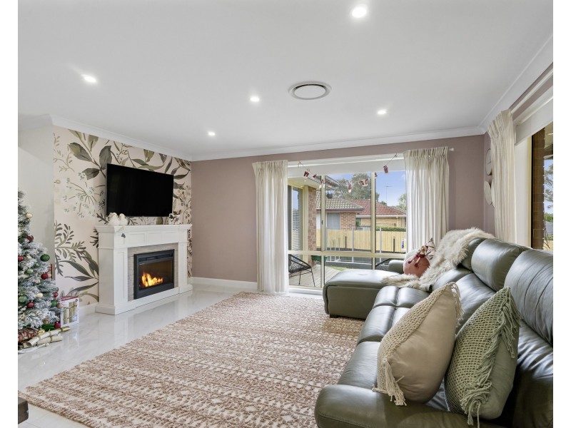 33 Rose Drive, Mount Annan NSW 2567