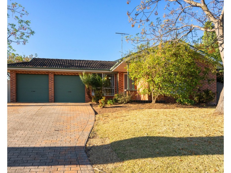 15 Womra Crescent, Glenmore Park NSW 2745
