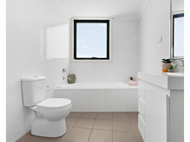 31/1 Glenmore Ridge Drive, Glenmore Park NSW 2745