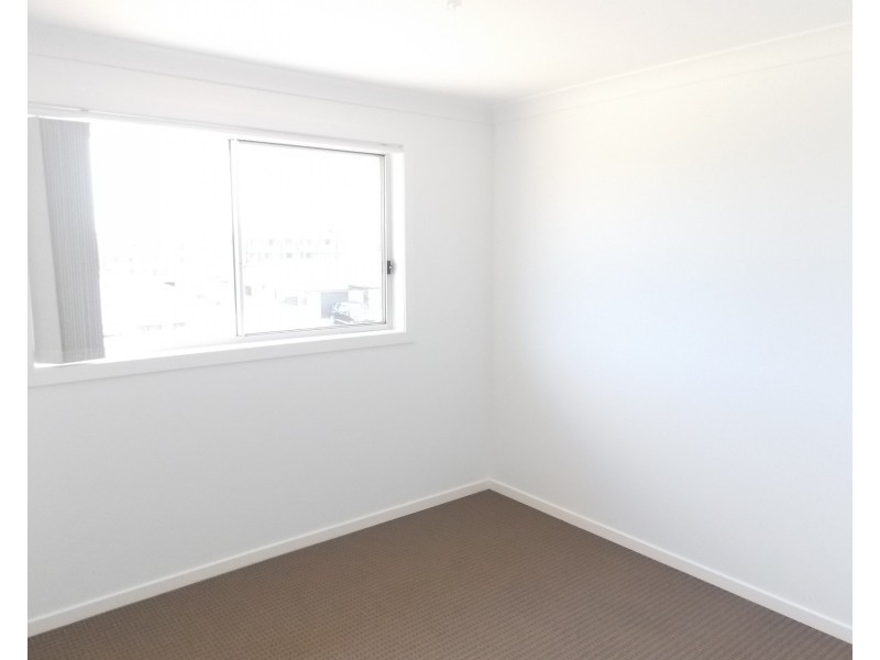 23 Edgewater Drive, Glenmore Park NSW 2745