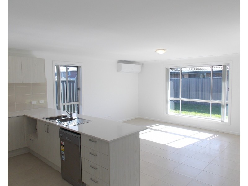 23 Edgewater Drive, Glenmore Park NSW 2745