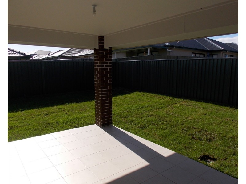 23 Edgewater Drive, Glenmore Park NSW 2745