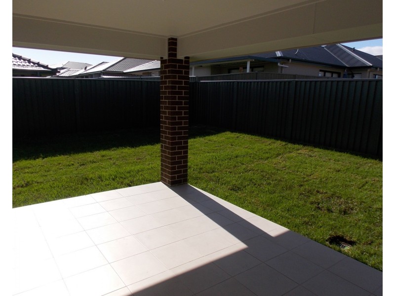 23 Edgewater Drive, Glenmore Park NSW 2745