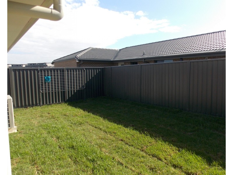 23 Edgewater Drive, Glenmore Park NSW 2745