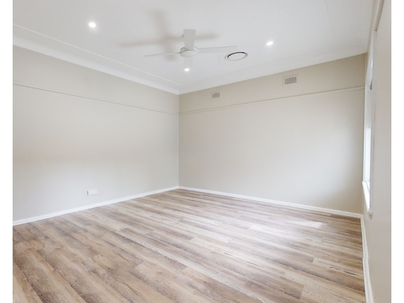 33 Penrose Crescent, South Penrith NSW 2750