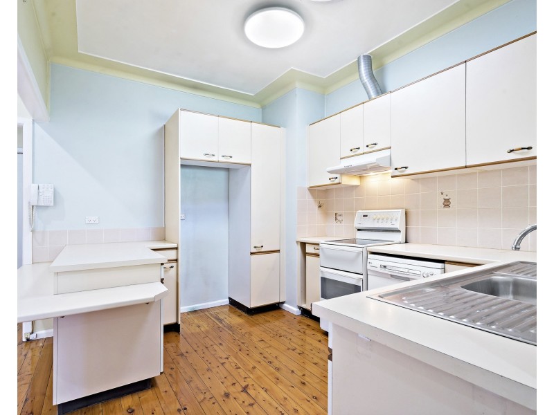 10 Coreen Avenue, Penrith NSW 2750