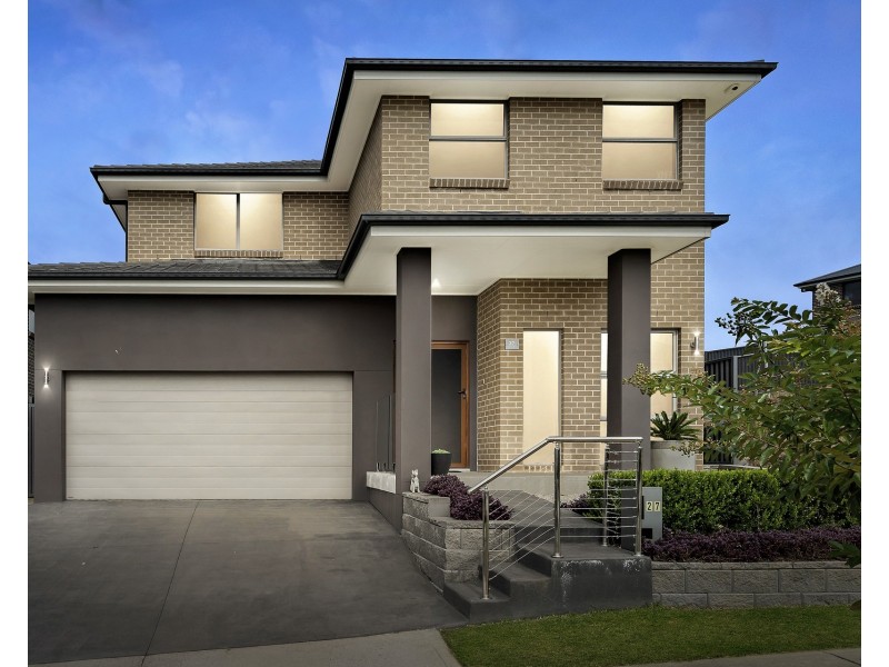 27 Galloway Road, Glenmore Park NSW 2745