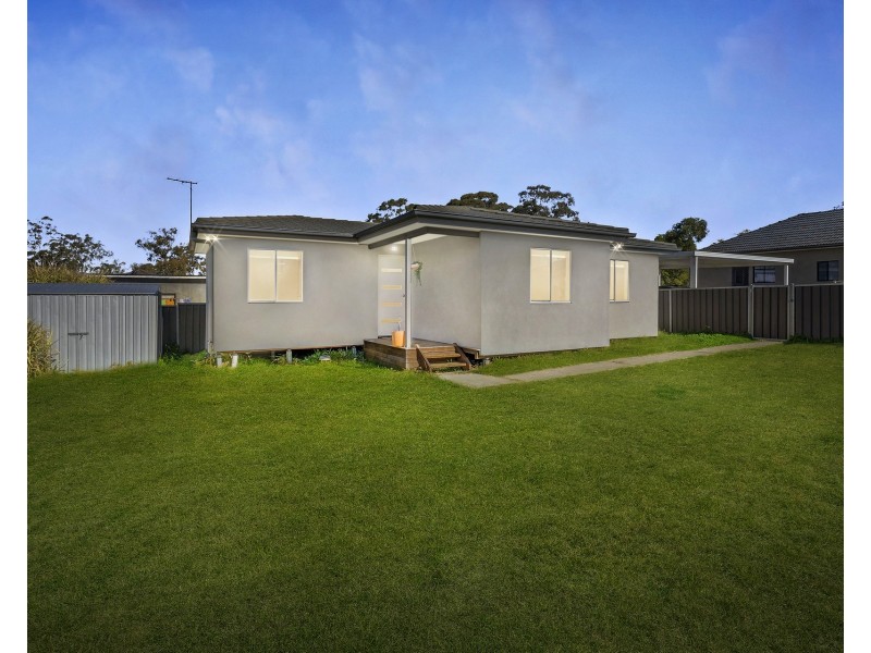 12a Lincoln Drive, Cambridge Park NSW 2747