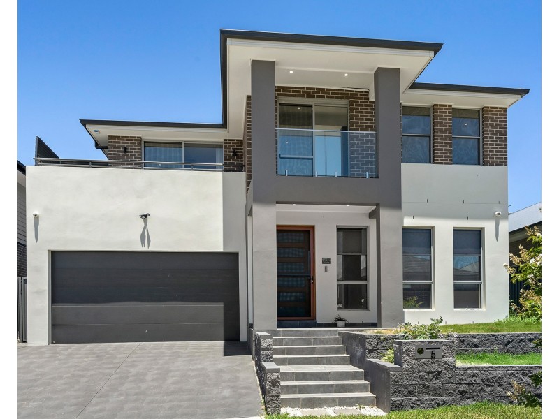 5 Galloway Road, Glenmore Park NSW 2745