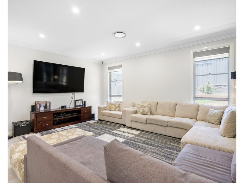 5 Galloway Road, Glenmore Park NSW 2745