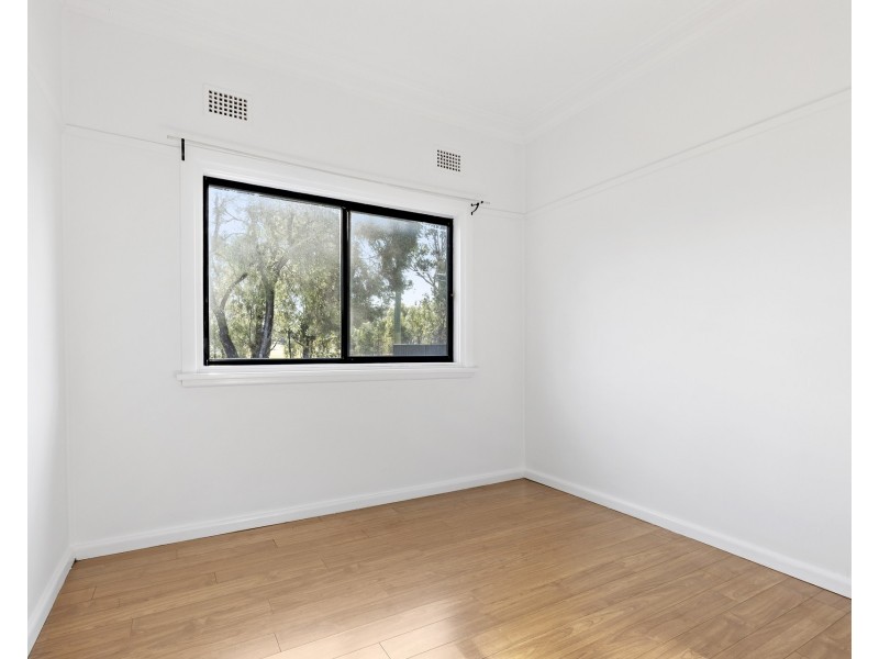 12 Lincoln Drive, Cambridge Park NSW 2747