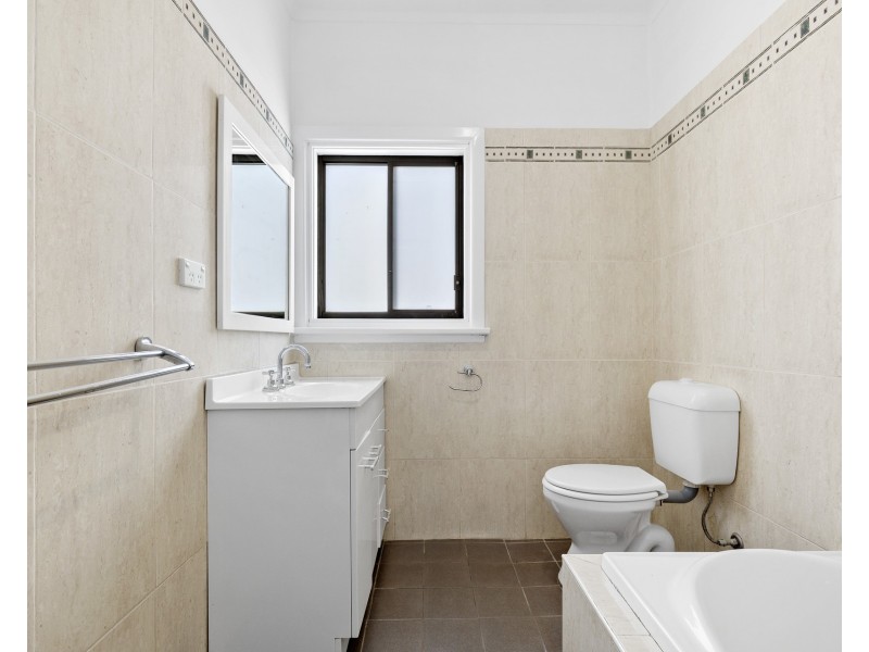 12 Lincoln Drive, Cambridge Park NSW 2747