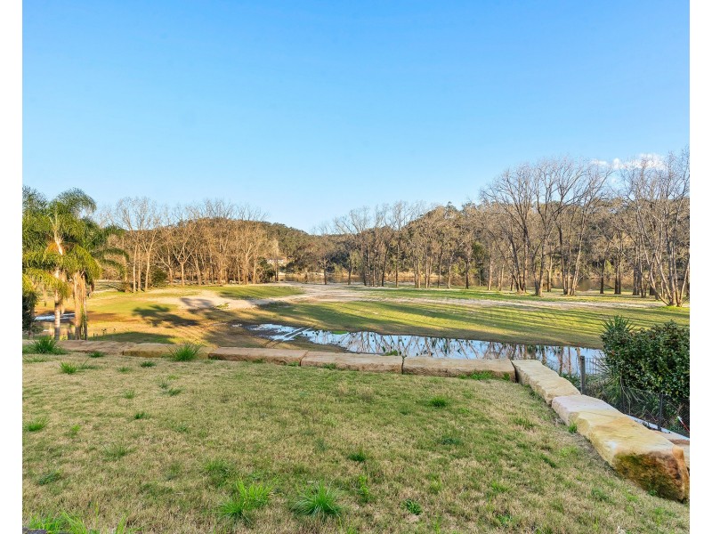 13 Water Ski Parade, Cumberland Reach NSW 2756