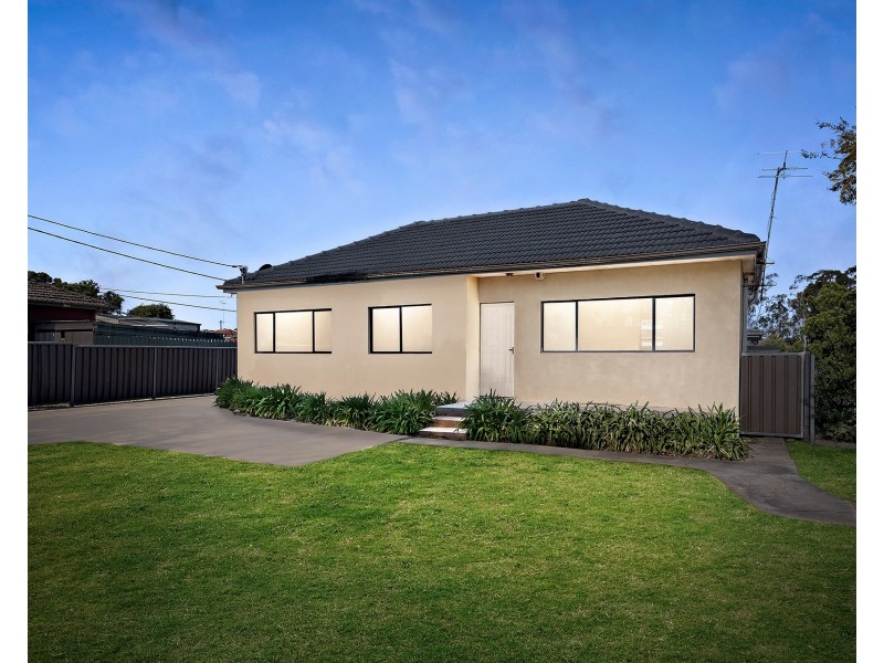 12 Lincoln Drive, Cambridge Park NSW 2747
