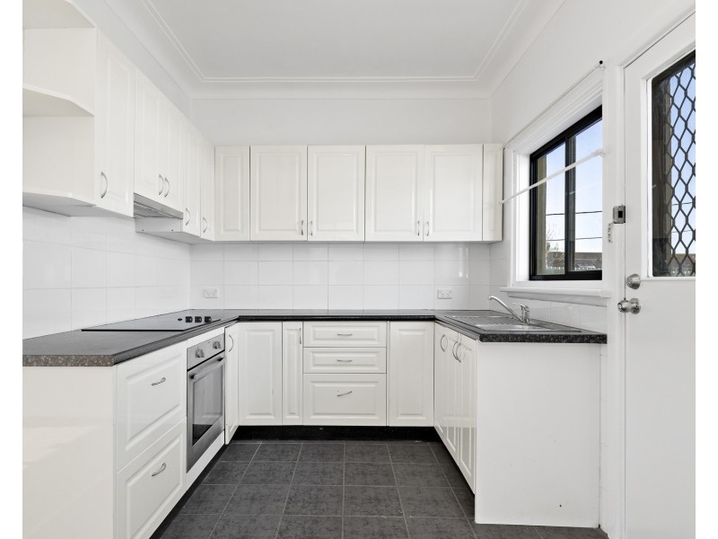 12 Lincoln Drive, Cambridge Park NSW 2747