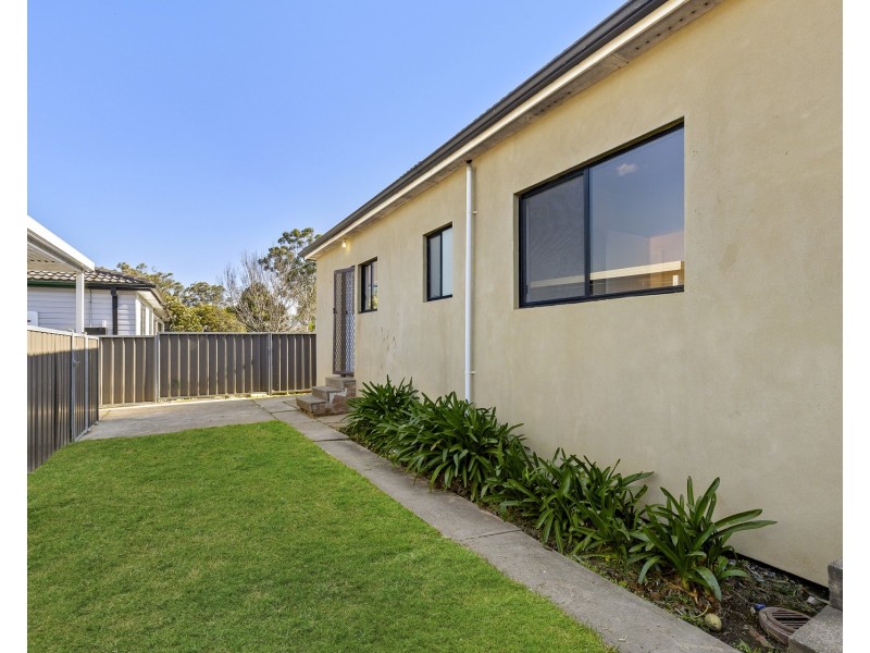 12 Lincoln Drive, Cambridge Park NSW 2747