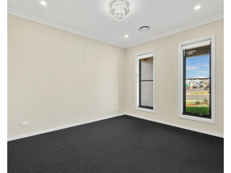 19 Spinifex Road, Werrington NSW 2747