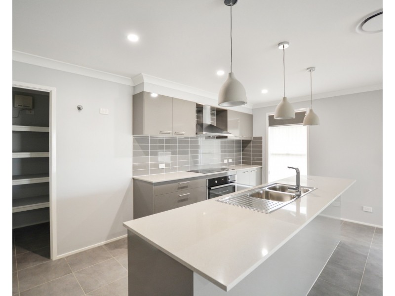 5 Peter Pan Avenue, Wallacia NSW 2745