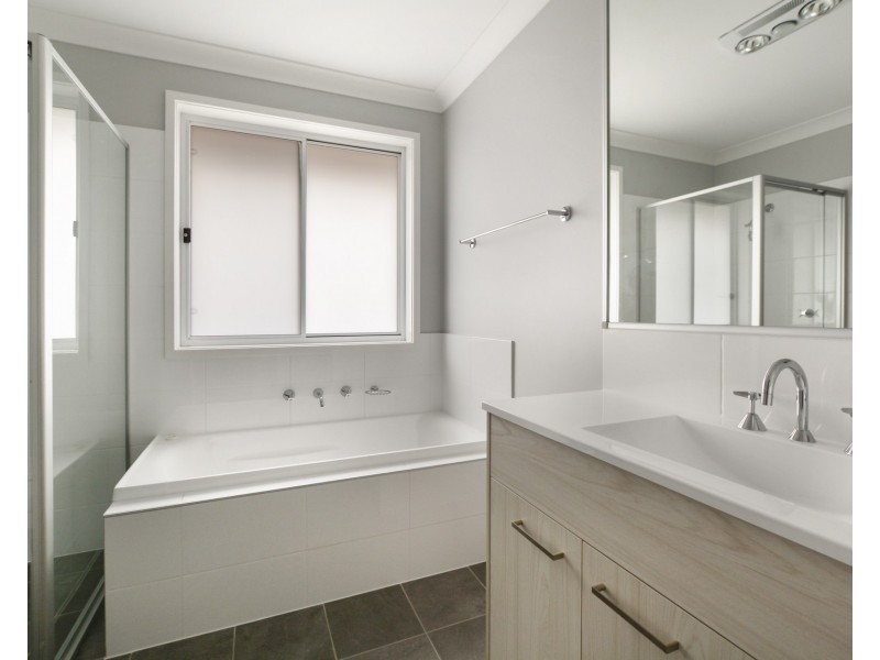 5 Peter Pan Avenue, Wallacia NSW 2745