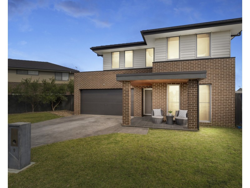 9 Treeview Place, Glenmore Park NSW 2745