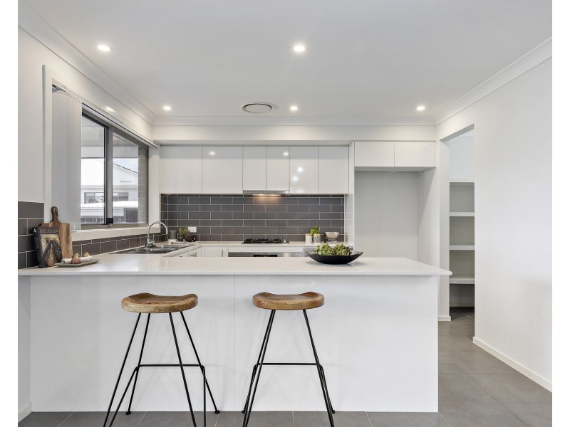 9 Treeview Place, Glenmore Park NSW 2745