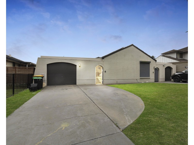 19 & 19a Orchard Road, Colyton NSW 2760