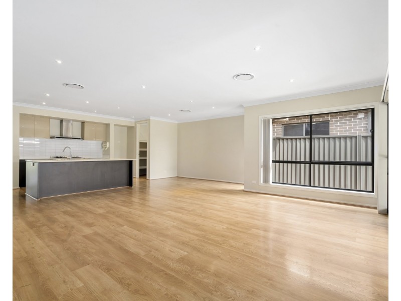 77 Glenmore Ridge Drive, Glenmore Park NSW 2745