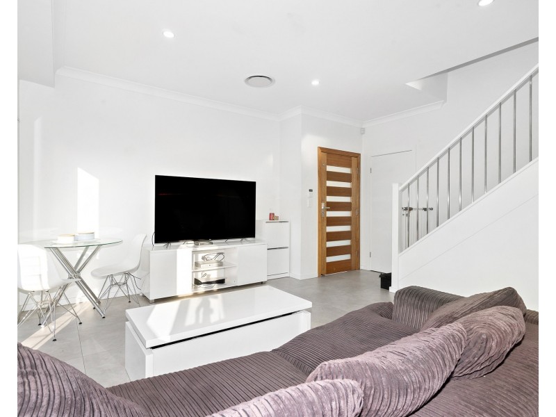 4/145 Oxford Street, Cambridge Park NSW 2747