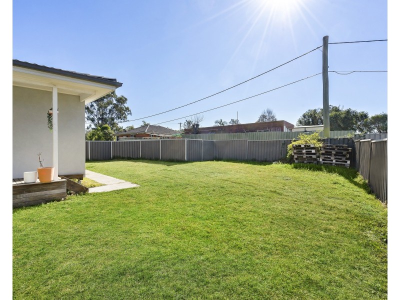 12A Lincoln Drive, Cambridge Park NSW 2747