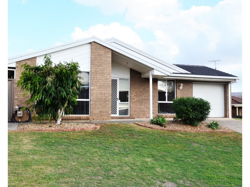 16 Waterfall Crescent, Cranebrook NSW 2749