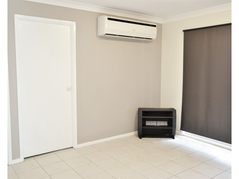 16 Waterfall Crescent, Cranebrook NSW 2749