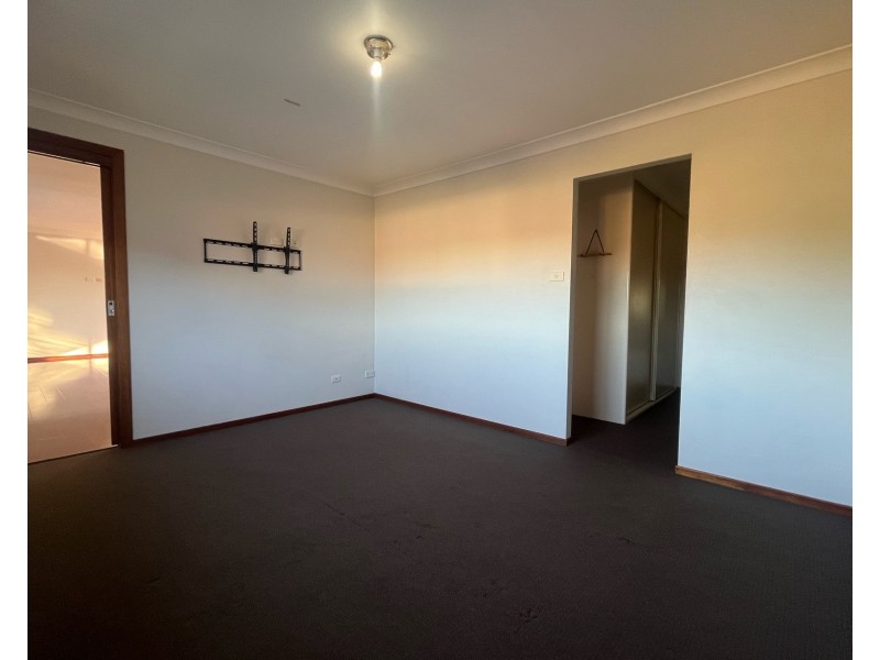 5 Orange Avenue, Claremont Meadows NSW 2747