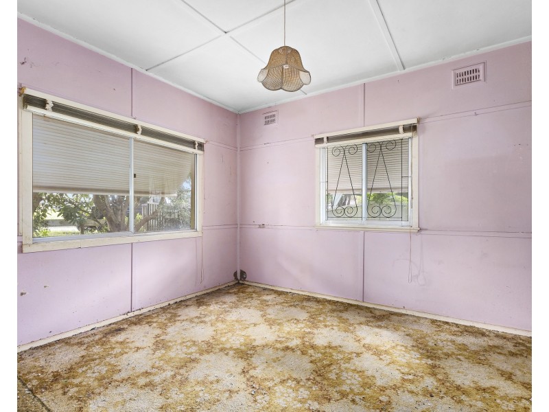 20 Twelfth Street, Warragamba NSW 2752