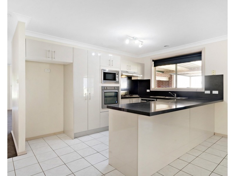 33 Camellia Avenue, Glenmore Park NSW 2745