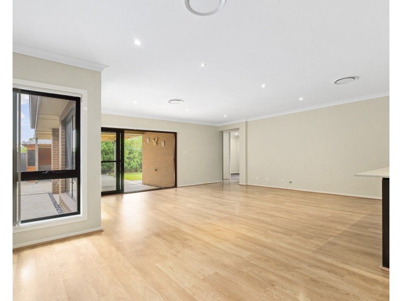 77 Glenmore Ridge Drive, Glenmore Park NSW 2745