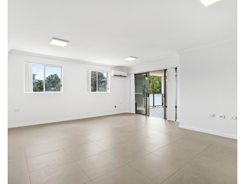 2/2 Dressler Court, Holroyd NSW 2142