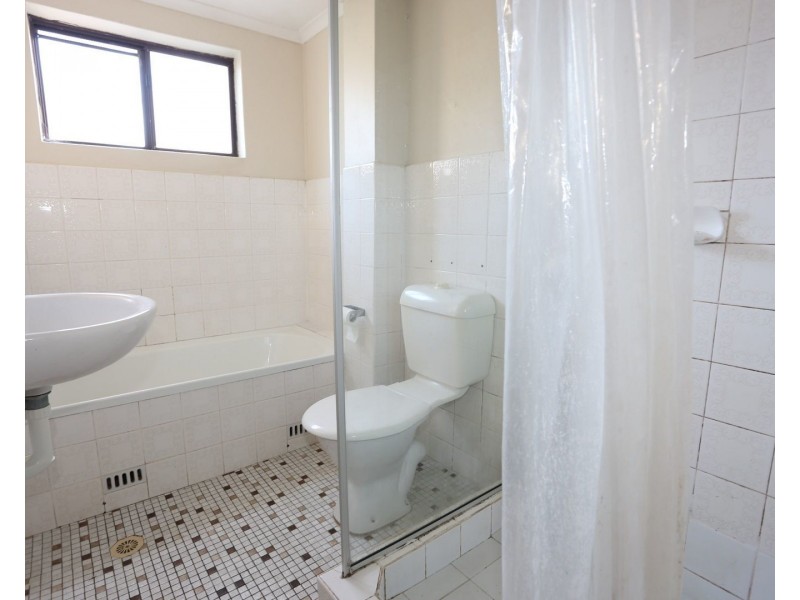 2/7 Santley Crescent, Kingswood NSW 2747