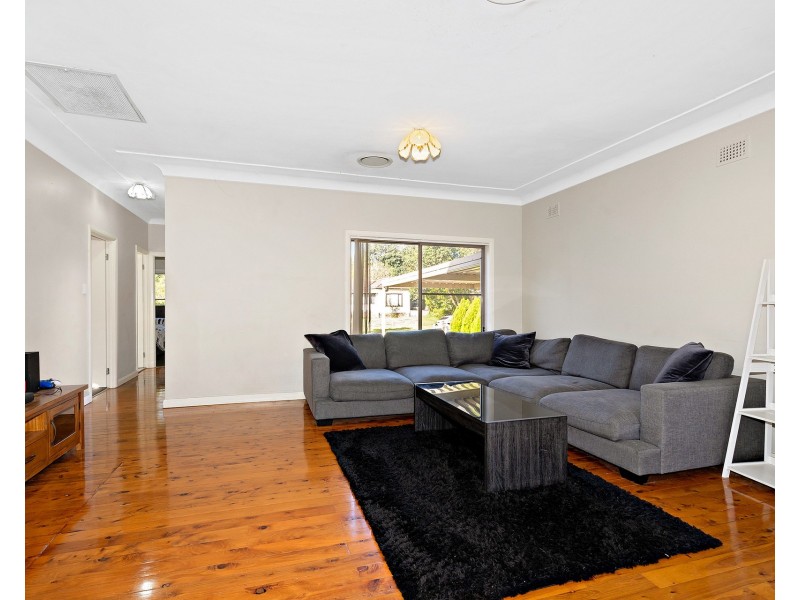 27 Penrose Crescent, South Penrith NSW 2750